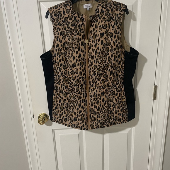 Kim Rogers Jackets & Blazers - Kim rogers vest stretchy side panels xl